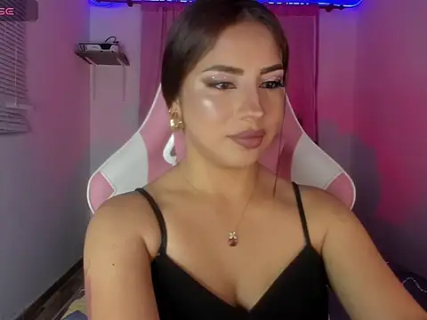 Snapshot of lucykinky22 chatting on 25, 10, 2025 lucykinky22 online show from 25, 10, 2025