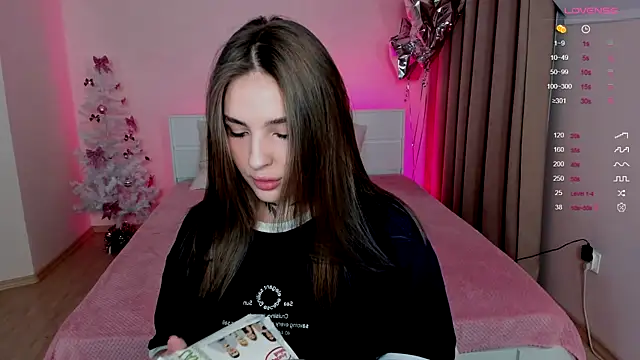 mia chill online show from 4, 1, 2025