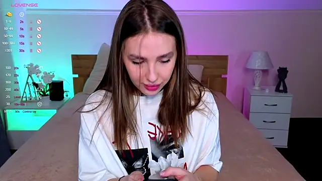 mia chill online show from 4, 2, 2025