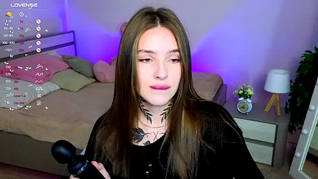 mia chill online show from 4, 3, 2025