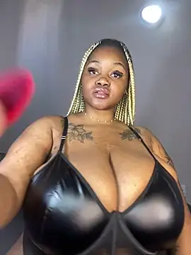 Snapshot of Yung-Missy chatting on 13, 12, 2024 Yung-Missy online show from 13, 12, 2024