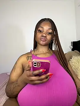Snapshot of Yung-Missy chatting on 30, 6, 2026 Yung-Missy online show from 30, 6, 2026