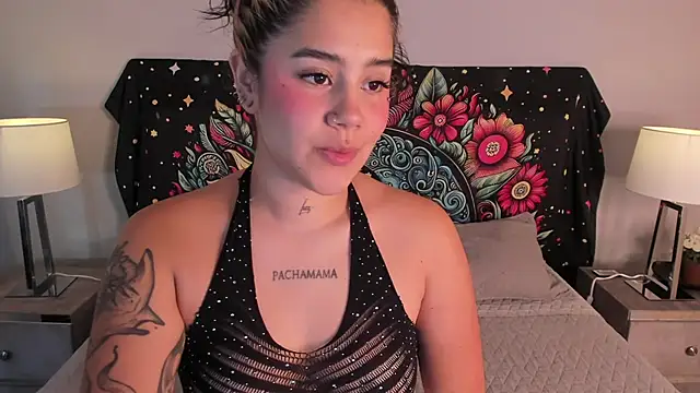 Snapshot of natassha1 chatting on 18, 12, 2024 natassha1 online show from 18, 12, 2024