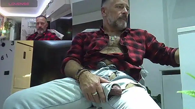 Snapshot of DaddybearVLC chatting on 14, 12, 2024 DaddybearVLC online show from 14, 12, 2024