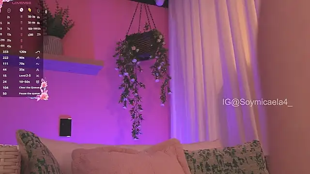 Snapshot of Micaela__4 chatting on 4, 3, 2026 Micaela 4 online show from 4, 3, 2026