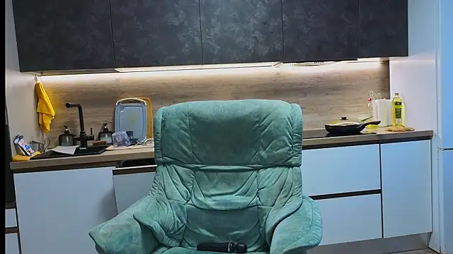 Snapshot of Katniss_K chatting on 11, 4, 2026 Katniss K online show from 11, 4, 2026