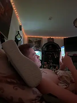 Snapshot of Toyjungee chatting on 17, 12, 2025 Toyjungee online show from 17, 12, 2025