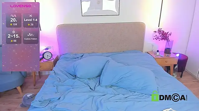 Snapshot of Wallflowerr chatting on 9, 12, 2024 Wallflowerr online show from 9, 12, 2024