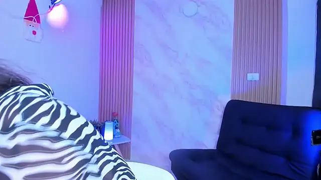 Megan blue7 online show from 17, 12, 2024