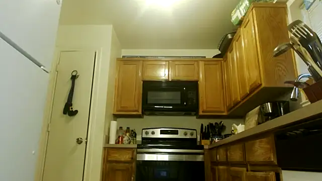 Snapshot of DiamondMonroeXo chatting on 24, 10, 2025 DiamondMonroeXo online show from 24, 10, 2025