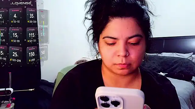 kimmiakiss22 online show from 2, 12, 2025