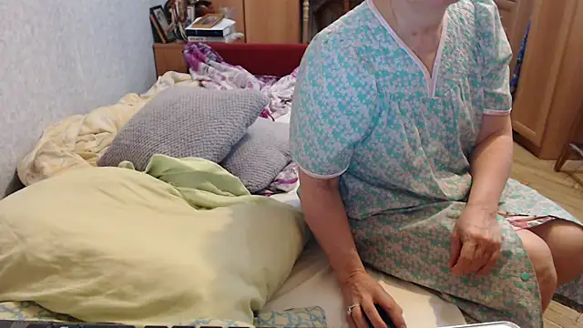 Snapshot of zarinafonliberman chatting on 1, 2, 2025 zarinafonliberman online show from 1, 2, 2025