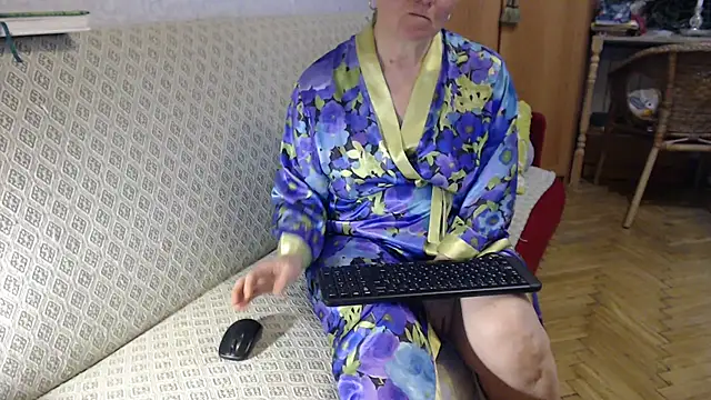 Snapshot of zarinafonliberman chatting on 4, 2, 2025 zarinafonliberman online show from 4, 2, 2025
