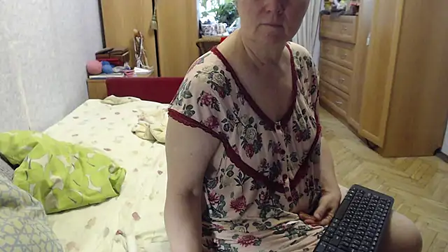 Snapshot of zarinafonliberman chatting on 18, 9, 2025 zarinafonliberman online show from 18, 9, 2025