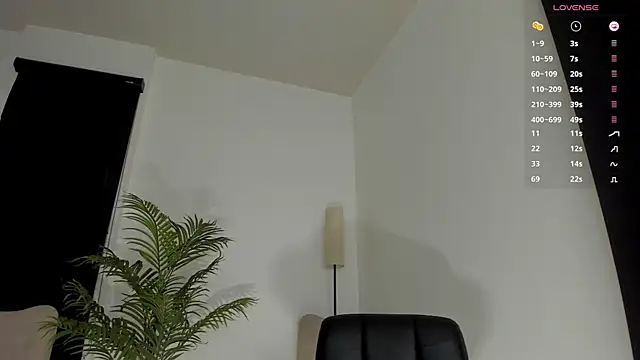 Snapshot of KendallRiseX chatting on 12, 2, 2025 KendallRiseX online show from 12, 2, 2025