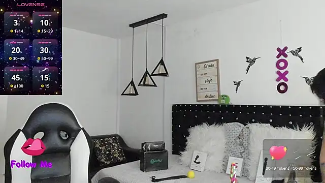 natasha logan  online show from 16, 12, 2024