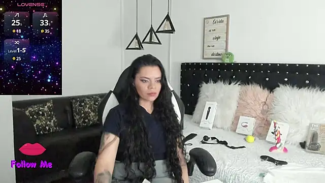 natasha logan  online show from 25, 2, 2025