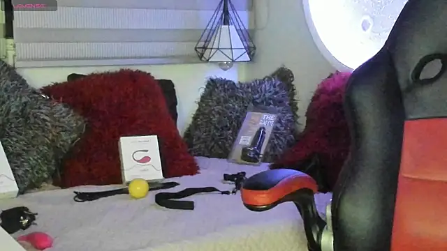 natasha logan  online show from 10, 5, 2026