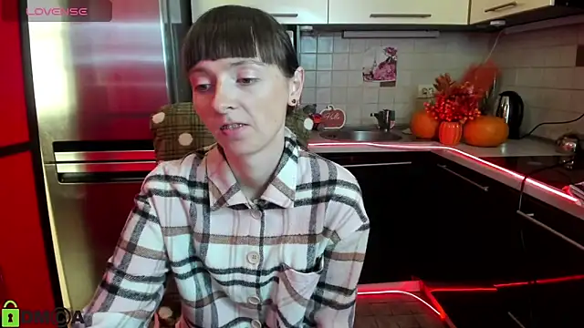 Snapshot of TayanaJons chatting on 1, 10, 2025 TayanaJons online show from 1, 10, 2025