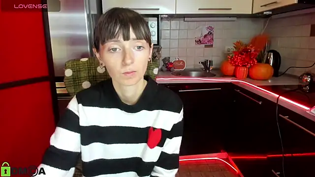 Snapshot of TayanaJons chatting on 2, 10, 2025 TayanaJons online show from 2, 10, 2025