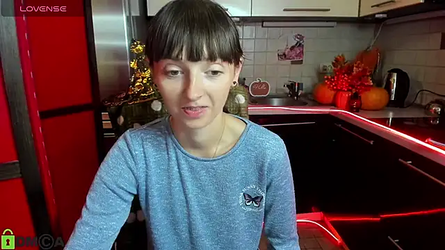 Snapshot of TayanaJons chatting on 9, 10, 2025 TayanaJons online show from 9, 10, 2025