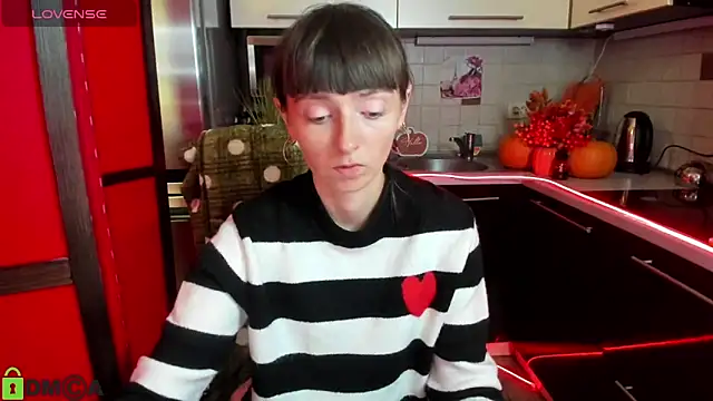 Snapshot of TayanaJons chatting on 13, 10, 2025 TayanaJons online show from 13, 10, 2025