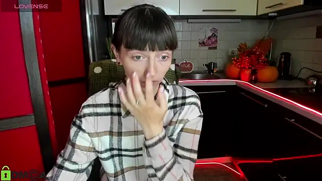 Snapshot of TayanaJons chatting on 14, 10, 2025 TayanaJons online show from 14, 10, 2025