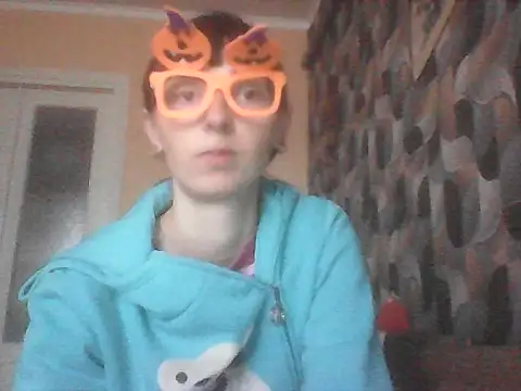 Snapshot of TayanaJons chatting on 28, 10, 2025 TayanaJons online show from 28, 10, 2025