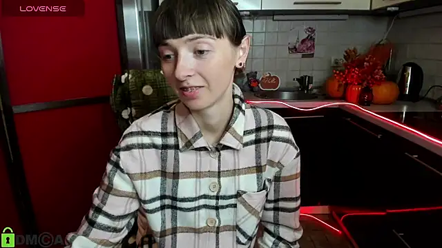 Snapshot of TayanaJons chatting on 4, 11, 2025 TayanaJons online show from 4, 11, 2025