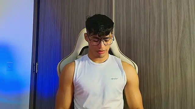 Jimmy Leeh  online show from 4, 12, 2025