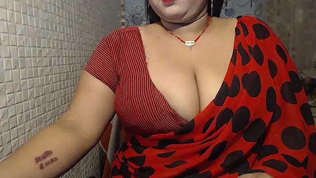 Snapshot of Oh_Maya chatting on 8, 2, 2025 Oh Maya online show from 8, 2, 2025