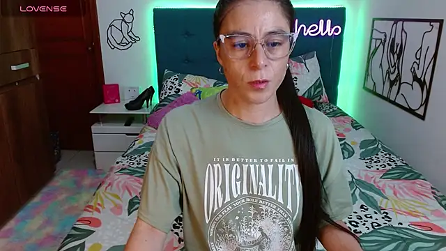 Snapshot of antonella_sweet33 chatting on 12, 10, 2025 antonella sweet33 online show from 12, 10, 2025