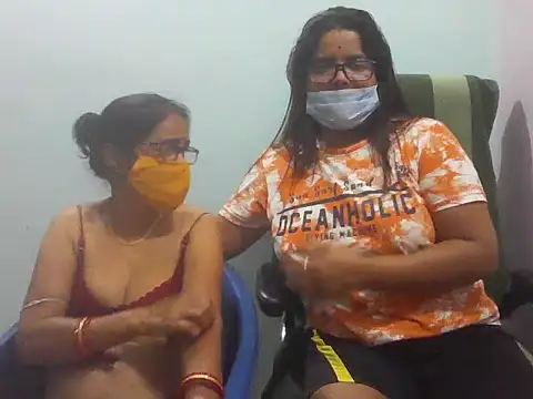 Snapshot of gyanvi1 chatting on 1, 2, 2025 gyanvi1 online show from 1, 2, 2025