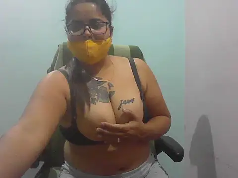 Snapshot of gyanvi1 chatting on 11, 2, 2025 gyanvi1 online show from 11, 2, 2025