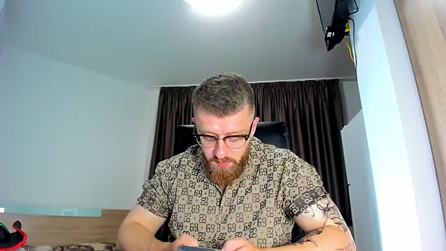 Findom guy online show from 13, 6, 2026