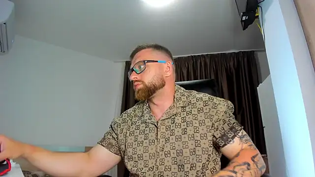 Findom guy online show from 22, 6, 2026