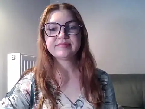 Snapshot of MartinePrettyFeet chatting on 19, 11, 2025 MartinePrettyFeet online show from 19, 11, 2025