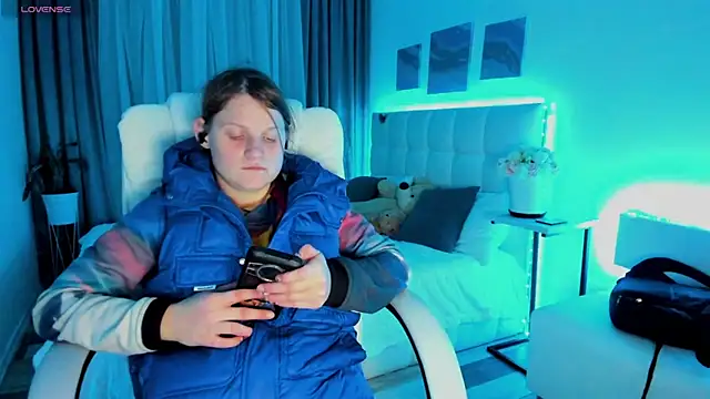 Kathlyn  Heath online show from 15, 3, 2025