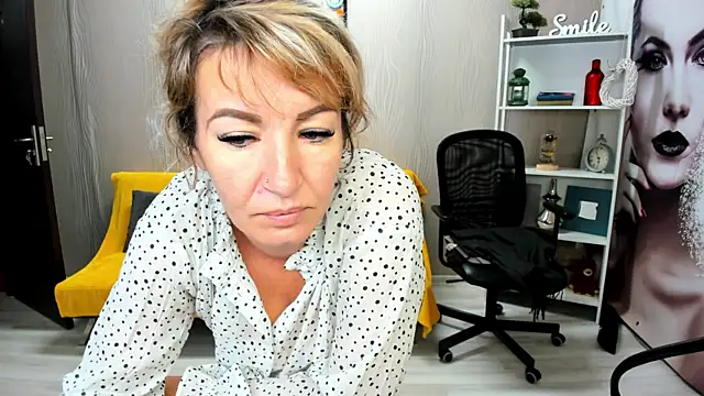 Snapshot of Cassandra_Hotty chatting on 10, 9, 2025 Cassandra Hotty online show from 10, 9, 2025