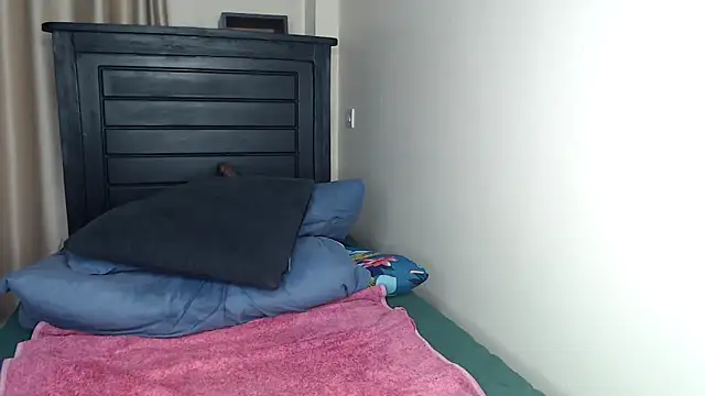 NIKKIE LOVE online show from 29, 10, 2025