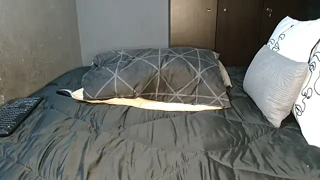 CURVEYDOLLXX online show from 22, 2, 2025