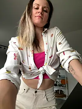 Snapshot of MissAgatha chatting on 6, 12, 2024 MissAgatha online show from 6, 12, 2024