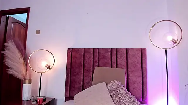 Nina Cavaali online show from 5, 12, 2024
