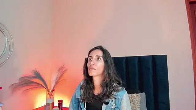 Nina Cavaali online show from 24, 10, 2025