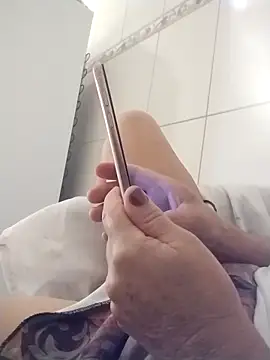 Snapshot of mariy522 chatting on 19, 10, 2025 mariy522 online show from 19, 10, 2025