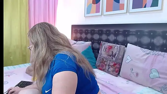 sandra 20 online show from 28, 4, 2026
