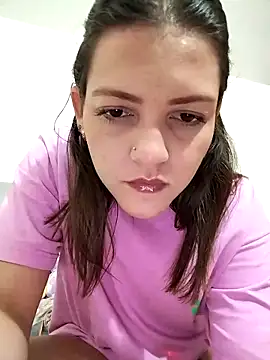 Mia Hampton online show from 5, 3, 2025