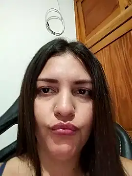 Mia Hampton online show from 7, 1, 2026