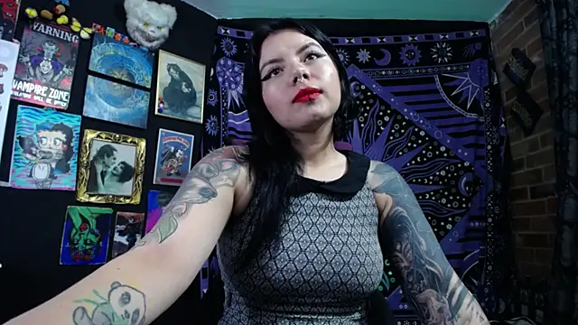 Yourmadame P online show from 5, 10, 2025