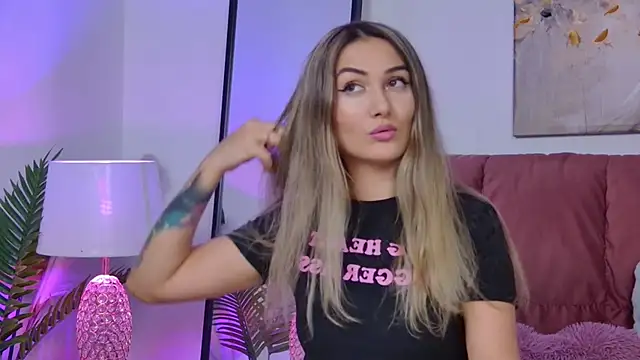 Snapshot of NicolLopeze chatting on 10, 10, 2025 NicolLopeze online show from 10, 10, 2025